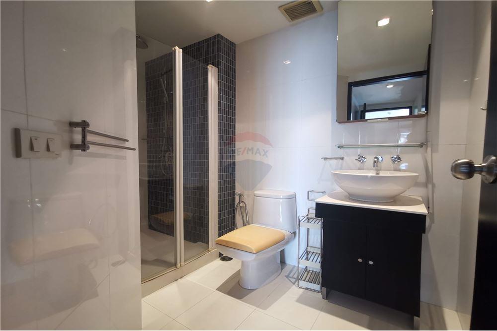 Lake Avenue condo for rent at Sukhumvit 16